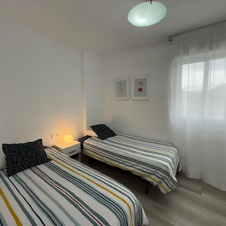 Apartment Stylish & Sunny With Pool