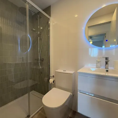 Apartment Stylish & Sunny With Pool *