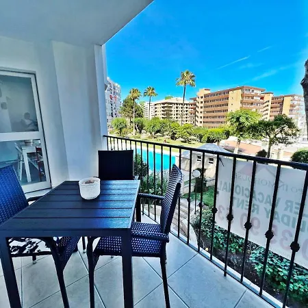 Stylish & Sunny With Pool דירה פואנגירולה