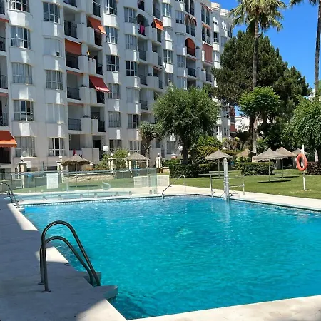 Stylish & Sunny With Pool פואנגירולה